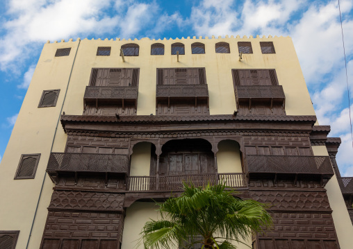 Old house with wooden mashrabiya in al-Balad quarter, Mecca province, Jeddah, Saudi Arabia