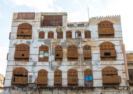 Old house with wooden mashrabiya in al-Balad quarter, Mecca province, Jeddah, Saudi Arabia
