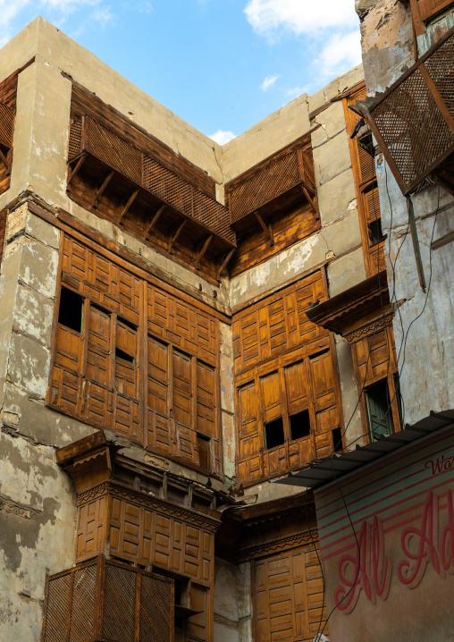 Old house with wooden mashrabiya in al-Balad quarter, Mecca province, Jeddah, Saudi Arabia