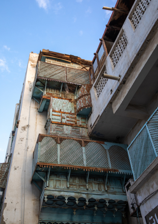 Old house with wooden mashrabiya in al-Balad quarter, Mecca province, Jeddah, Saudi Arabia
