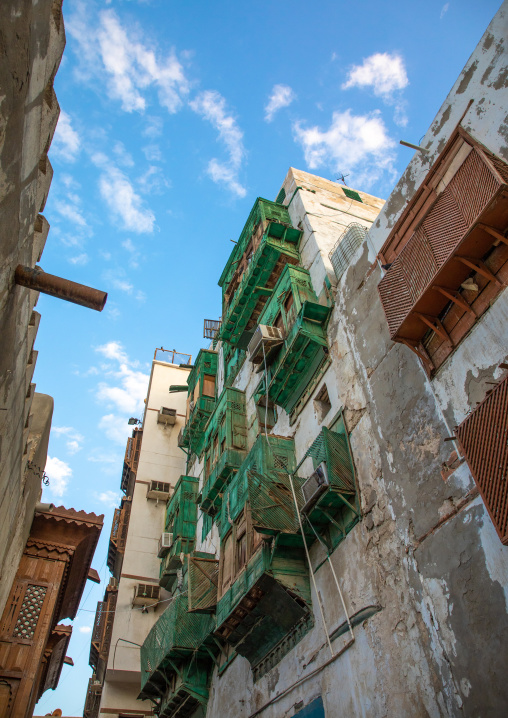 Old house with wooden mashrabiya in al-Balad quarter, Mecca province, Jeddah, Saudi Arabia