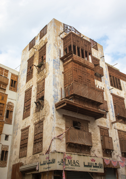 Old house with wooden mashrabiya in al-Balad quarter, Mecca province, Jeddah, Saudi Arabia