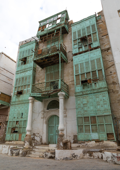 Old house with wooden mashrabiya in al-Balad quarter, Mecca province, Jeddah, Saudi Arabia
