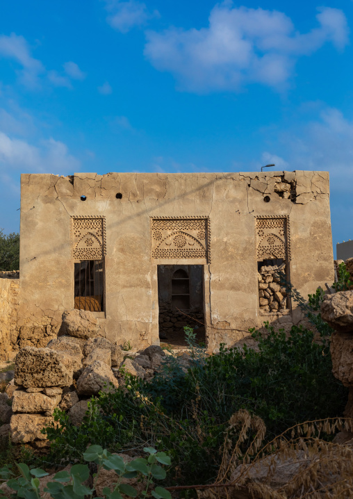 Farasani house with gypsum decoration and frescoes, Red Sea, Farasan, Saudi Arabia