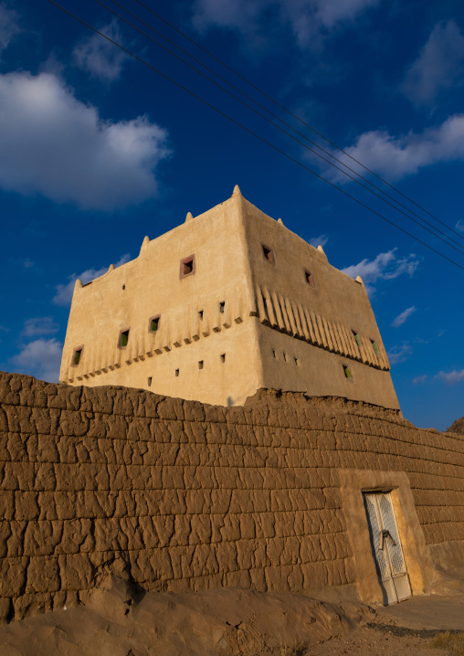 Traditional old mud house, Asir province, Ahad Rufaidah, Saudi Arabia