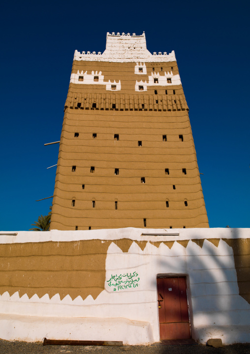 Traditional old multi-storey mud house, Najran Province, Najran, Saudi Arabia