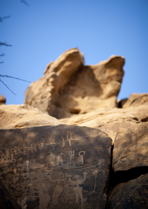 Petroglyphs rock art depicting women, Najran Province, Abar Himma, Saudi Arabia