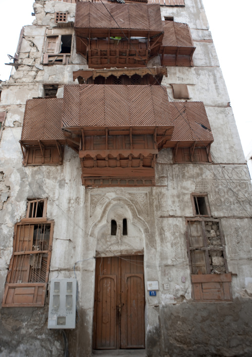 Old house with wooden mashrabiya in al-Balad quarter, Mecca province, Jeddah, Saudi Arabia