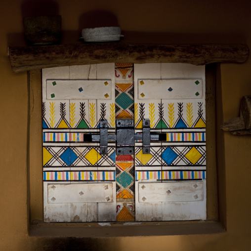 Bin hamsan house Al-qatt al-asiri traditionally female interior wall decoration, Asir province, Khamis Mushait, Saudi Arabia