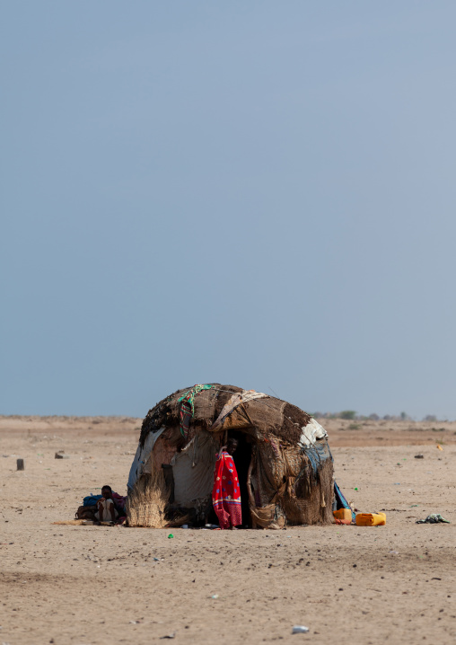 A somali hut called aqal in the desert, Awdal region, Lughaya, Somaliland