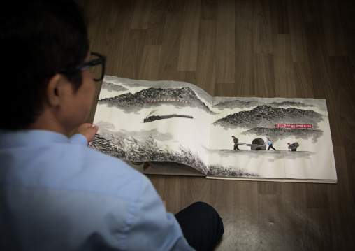 Former north Korea propaganda artist called Song Byeok, National Capital Area, Seoul, South Korea