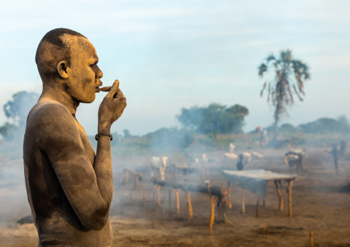 Mundari tribe man covered in ash to repel flies and mosquitoes, Central Equatoria, Terekeka, South Sudan