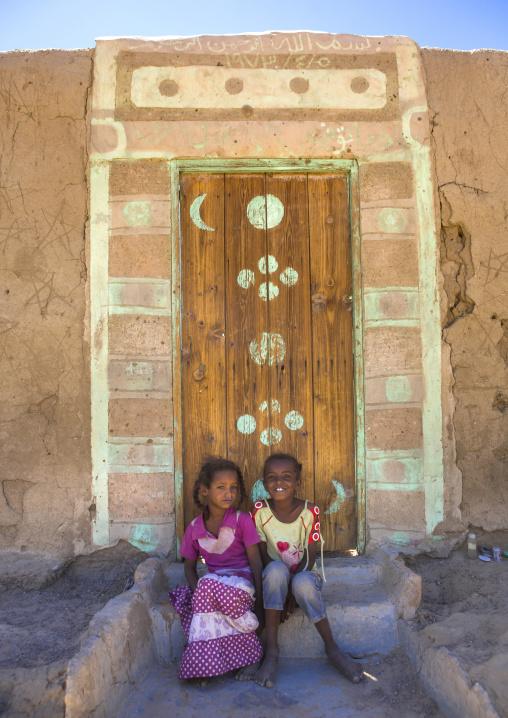 Sudan, Northern Province, Gunfal, traditional nubian architecture of a doorway