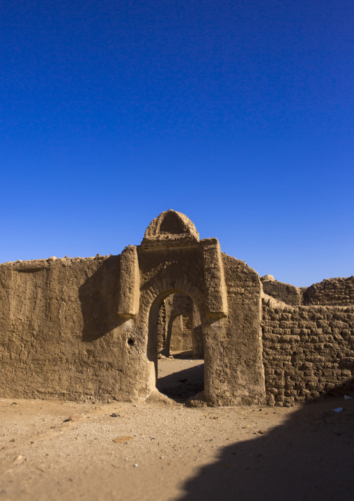 Sudan, River Nile, Al-Khandaq, old gate in al-khandaq