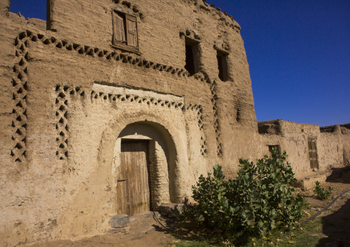 Sudan, River Nile, Al-Khandaq, abandonned mud brick house al-khandaq