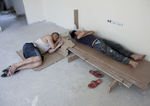 Construction workers sleeping, Bangkok, Thailand