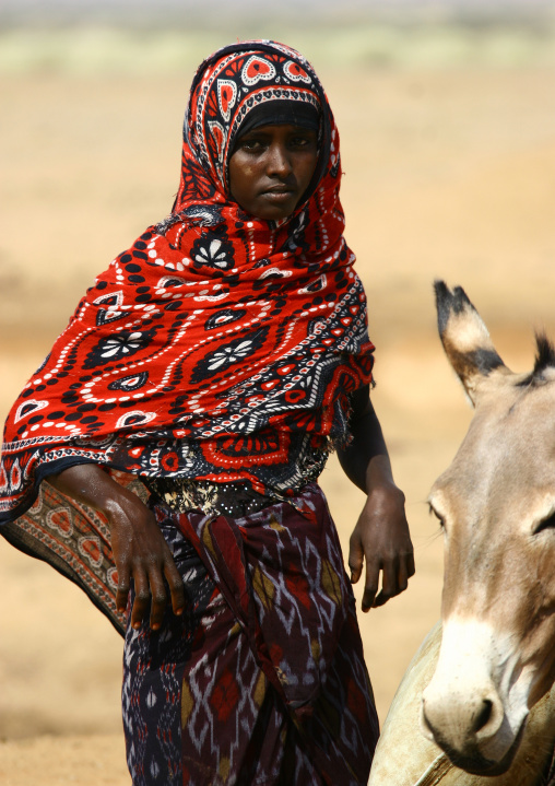 Afar tribe girl in danakil desert, Northern Red Sea, Thio, Eritrea