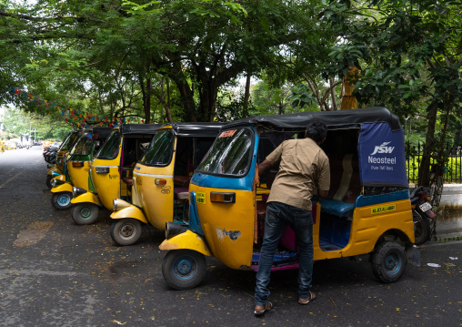 Rickshaws waiting in line, Pondicherry, Puducherry, India