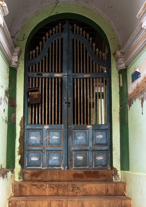 Chettiar mansion wooden door, Tamil Nadu, Pallathur, India