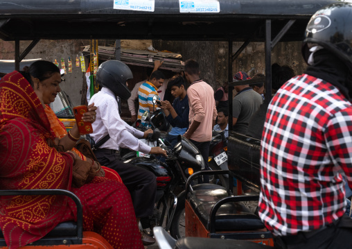 Rickshaws and motorbikes in traffic jam, Rajasthan, Jaipur, India