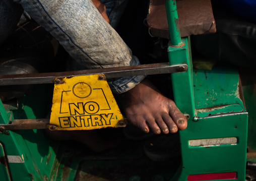 Driver foot of a rickshaw, Rajasthan, Jaipur, India