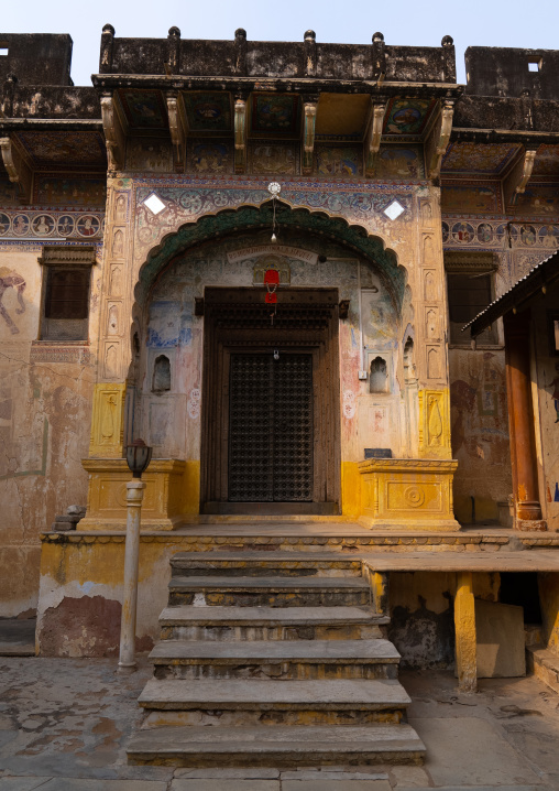 Old historic haveli door, Rajasthan, Mandawa, India