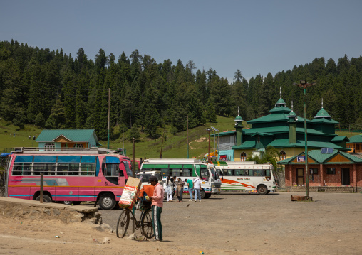 Hill station parking, Jammu and Kashmir, Yusmarg, India