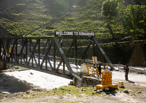 Sitkari bridge over river at  the entrance of the town, Jammu and Kashmir, Sonamarg, India
