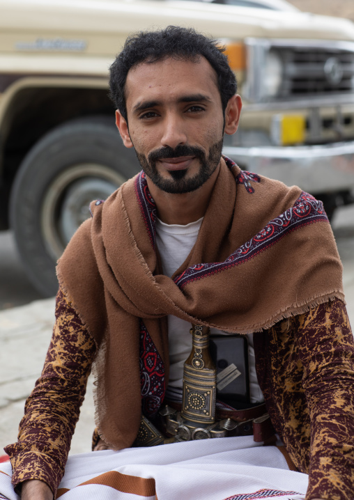 Portrait of a flower man with a Jambyia, Asir province, Sarat Abidah, Saudi Arabia