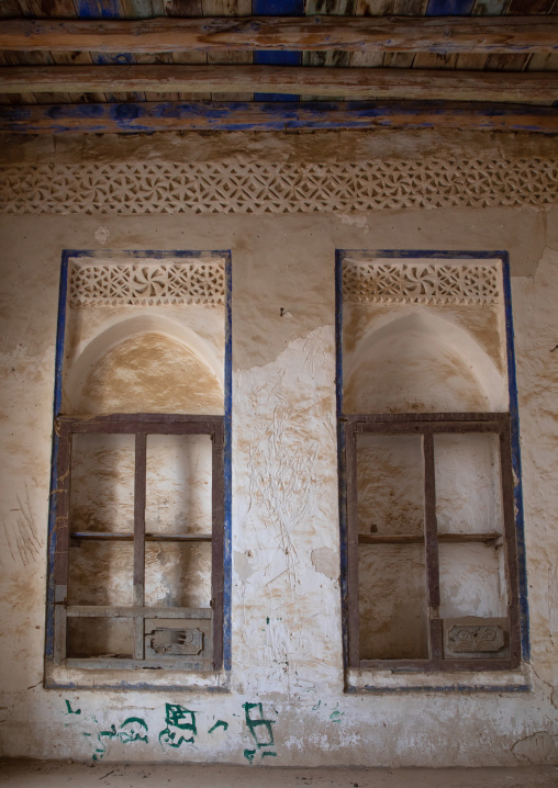 Niches in a farasani house with gypsum decoration and frescoes, Jazan Province, Farasan, Saudi Arabia