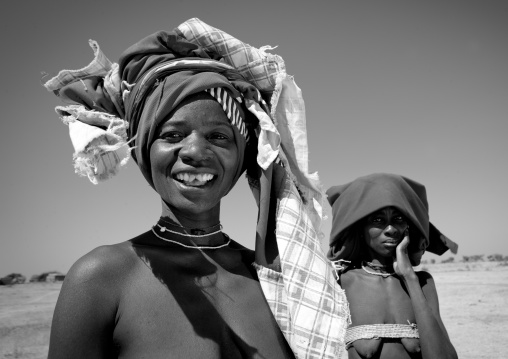 Mucabale Women, Hale Village, Angola