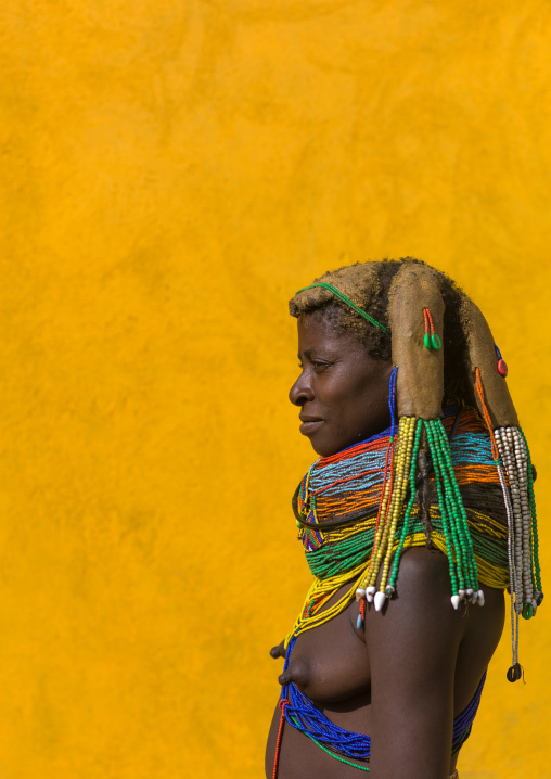 Side view of a Mumuhuila tribe woman, Huila Province, Chibia, Angola