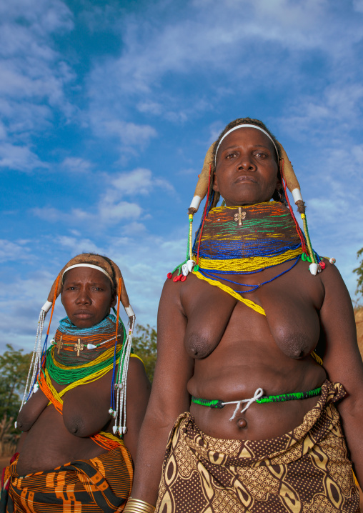 Portrait of Mumuhuila tribe women, Huila Province, Chibia, Angola