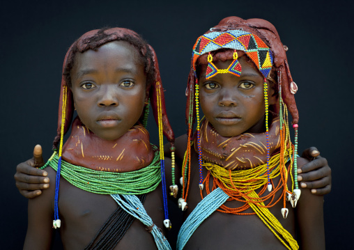 Mwila Young Girls With The Vikeka Traditional Mud Necklace, Angola