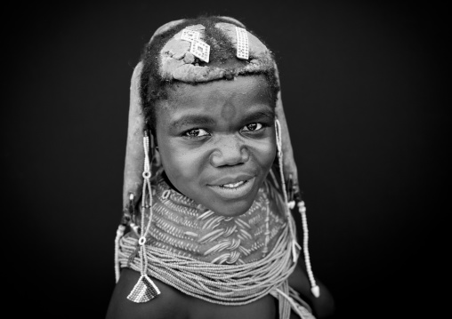 Girl With A Vikeka Necklace, Angola