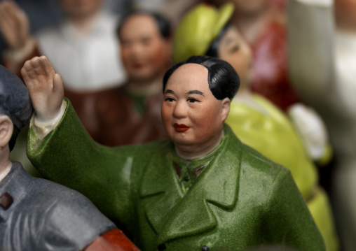 Mao Tse Tung Ornament For Sale In Panjiayuan Antique Market, South Chaoyang. Beijing, China