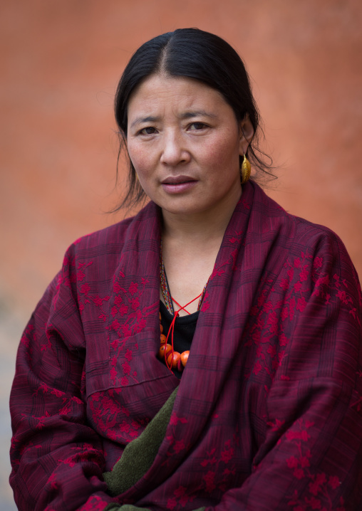 Portrait of a tibetan woman during a pilgrimage in Labrang monastery, Gansu province, Labrang, China