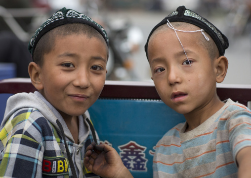 Children, Hotan, Xinjiang Uyghur Autonomous Region, China