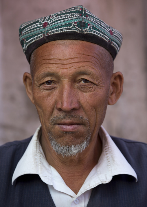 Uyghur Man, Minfeng, Xinjiang Uyghur Autonomous Region, China