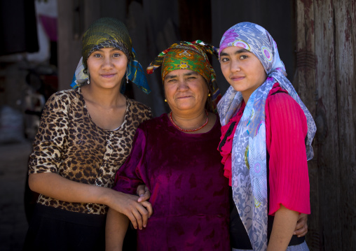 Uyghur Mother And Daughters In Old Town Of Kashgar, Xinjiang Uyghur Autonomous Region, China