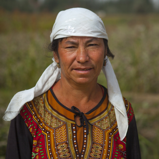 Uyghur Cotton Producer In The Fields, Hotan, Xinjiang Uyghur Autonomous Region, China