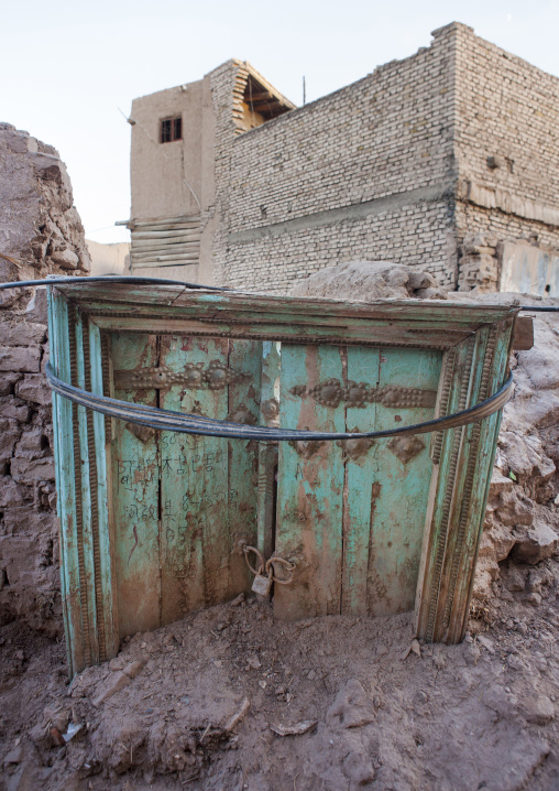 Remains Of A Door, Old Town Of Kashgar, Xinjiang Uyghur Autonomous Region, China