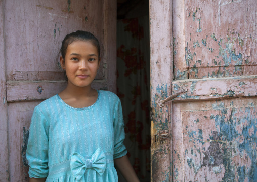 Uyghur Girl, Old Town Of Kashgar, Xinjiang Uyghur Autonomous Region, China