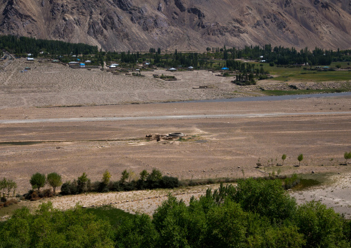 Well in the middle of panj river on the afghan tajik border, Badakhshan province, Qazi deh, Afghanistan