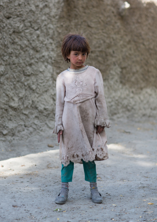 Portrait of an afghan girl from pamir, Badakhshan province, Qazi deh, Afghanistan