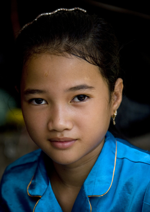 Portrait of a cambodian girl, Battambang province, Battambang, Cambodia