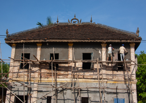 Cambodian workers renovating an old colonial house, Battambang province, Battambang, Cambodia