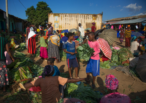 Vegetables stalls on the saturday market, Omo valley, Jinka, Ethiopia