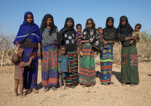 Portrait of Afar tribe women with their children, Afar region, Chifra, Ethiopia