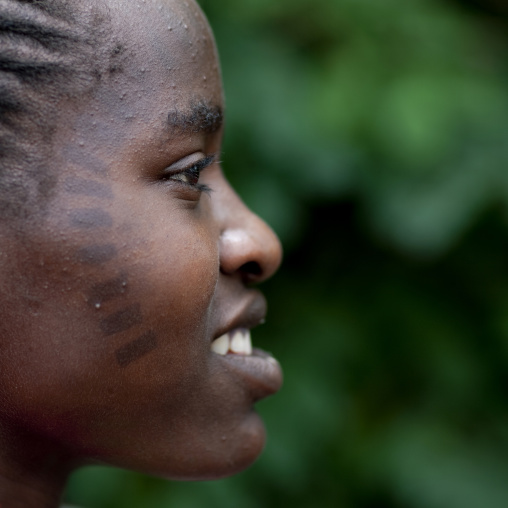 Menit girl with tattos on the face, Tum market, Omo valley, Ethiopia